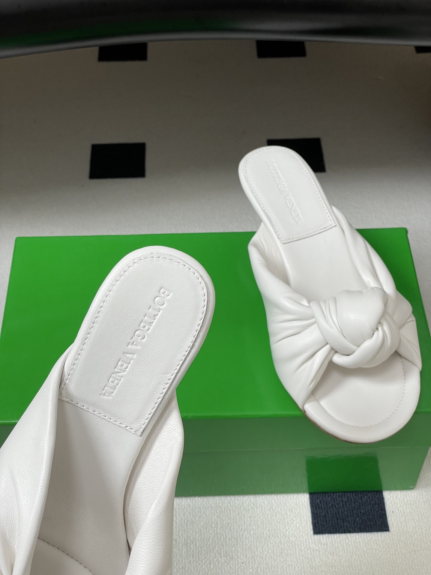 顶级品质BOTTEGA VENETA 葆蝶家 2026夏季新款 BV Cherry打结穆勒拖鞋系列细高跟