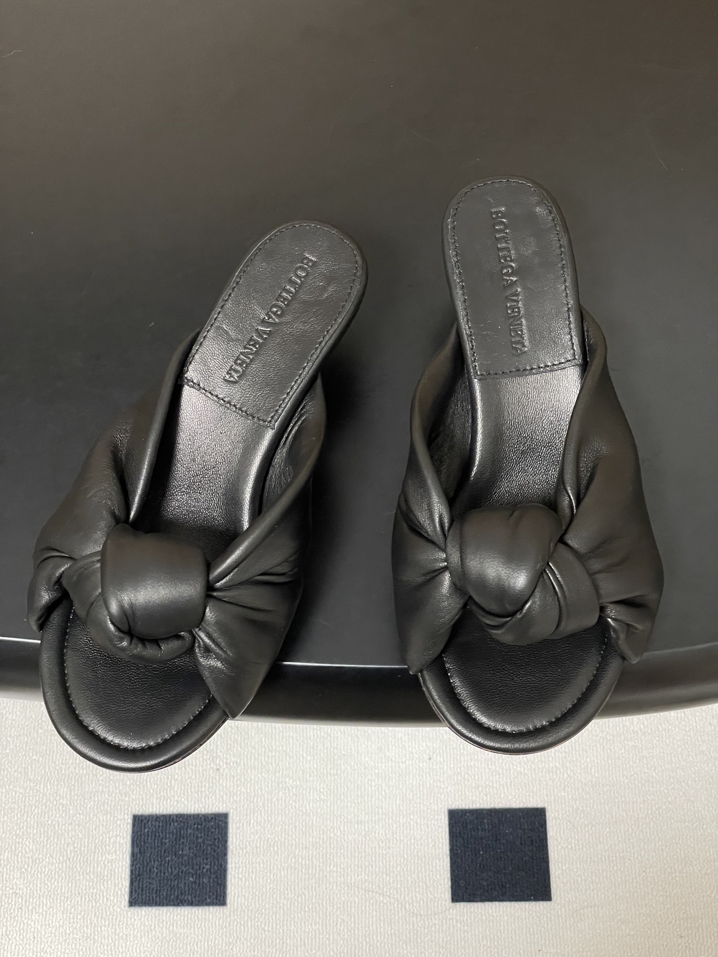 顶级品质BOTTEGA VENETA 葆蝶家 2026夏季新款 BV Cherry打结穆勒拖鞋系列细高跟