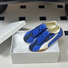 2026 春夏新款 JIL SANDER X Puma 吉尔桑达联名款低帮德训休闲鞋以品牌标志性的极简美 2026 春夏新款 JIL SANDER X Puma 吉尔桑达联名款低帮德训休闲鞋以品牌标志性的极简美