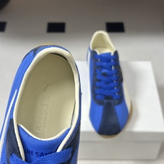2026 春夏新款 JIL SANDER X Puma 吉尔桑达联名款低帮德训休闲鞋以品牌标志性的极简美 2026 春夏新款 JIL SANDER X Puma 吉尔桑达联名款低帮德训休闲鞋以品牌标志性的极简美