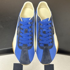 2026 春夏新款 JIL SANDER X Puma 吉尔桑达联名款低帮德训休闲鞋以品牌标志性的极简美 2026 春夏新款 JIL SANDER X Puma 吉尔桑达联名款低帮德训休闲鞋以品牌标志性的极简美