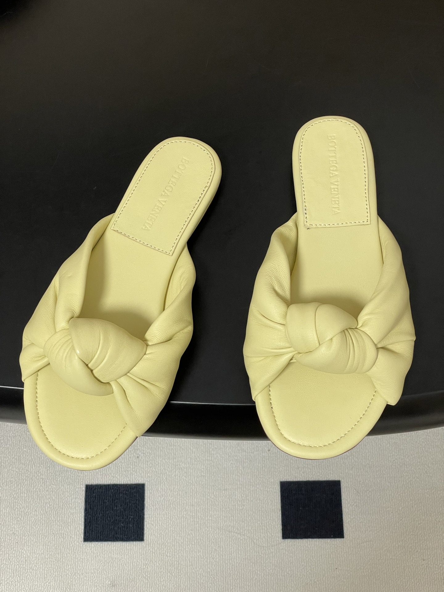 顶级品质BOTTEGA VENETA 葆蝶家 2026夏季新款 BV Cherry打结穆勒拖鞋系列细高跟