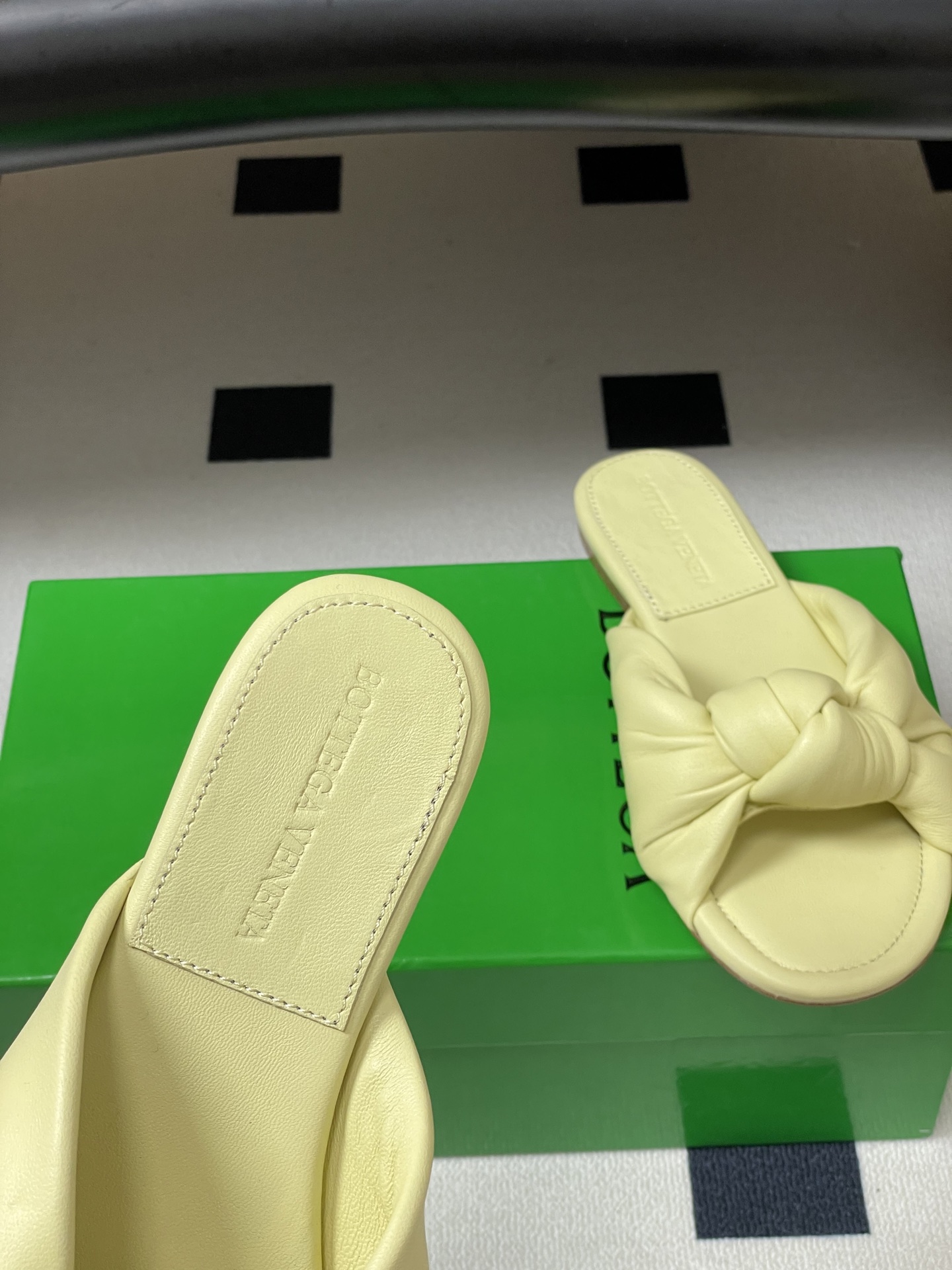 顶级品质BOTTEGA VENETA 葆蝶家 2026夏季新款 BV Cherry打结穆勒拖鞋系列细高跟