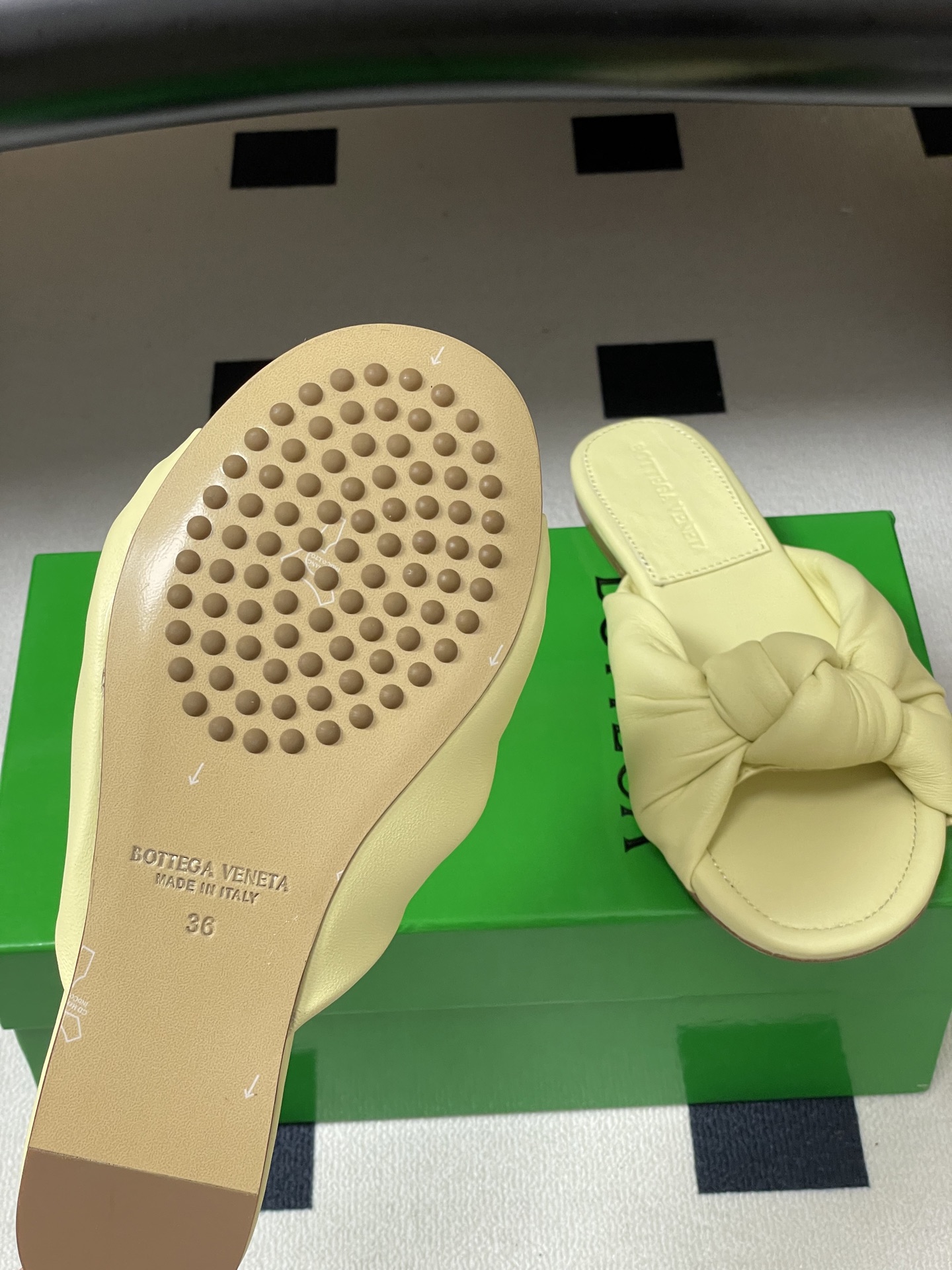顶级品质BOTTEGA VENETA 葆蝶家 2026夏季新款 BV Cherry打结穆勒拖鞋系列细高跟