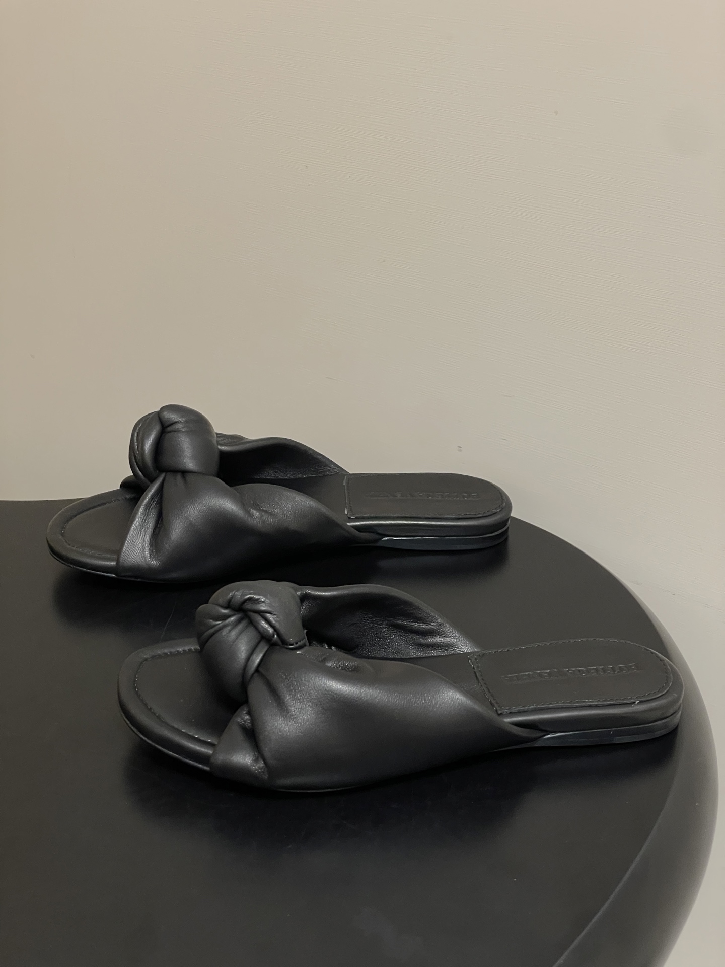 顶级品质BOTTEGA VENETA 葆蝶家 2026夏季新款 BV Cherry打结穆勒拖鞋系列细高跟