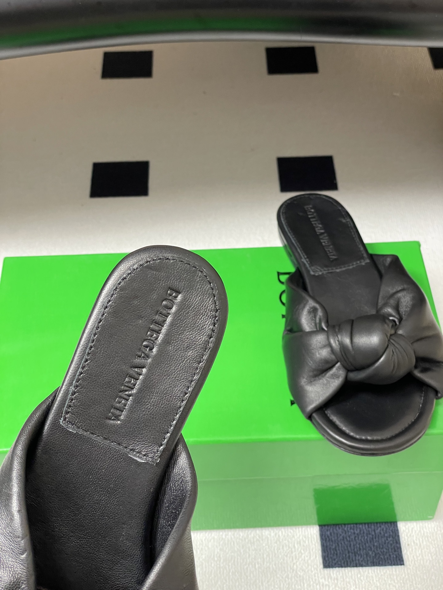 顶级品质BOTTEGA VENETA 葆蝶家 2026夏季新款 BV Cherry打结穆勒拖鞋系列细高跟