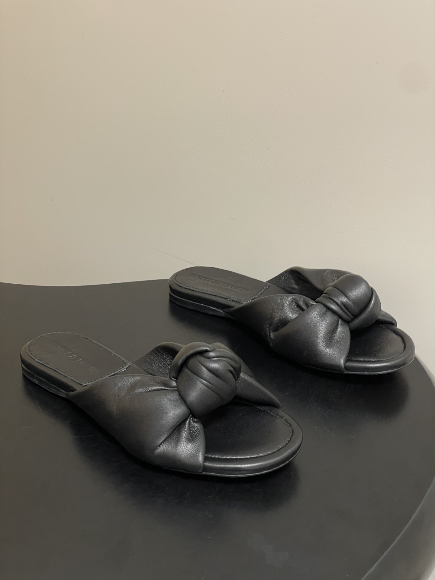顶级品质BOTTEGA VENETA 葆蝶家 2026夏季新款 BV Cherry打结穆勒拖鞋系列细高跟