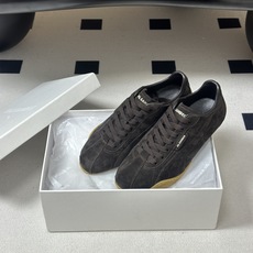 2026 春夏新款 JIL SANDER X Puma 吉尔桑达联名款低帮德训休闲鞋以品牌标志性的极简美 2026 春夏新款 JIL SANDER X Puma 吉尔桑达联名款低帮德训休闲鞋以品牌标志性的极简美