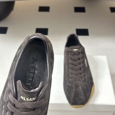 2026 春夏新款 JIL SANDER X Puma 吉尔桑达联名款低帮德训休闲鞋以品牌标志性的极简美 2026 春夏新款 JIL SANDER X Puma 吉尔桑达联名款低帮德训休闲鞋以品牌标志性的极简美