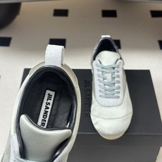 2026 春夏新款 JIL SANDER 吉尔桑达缎面运动鞋系带休闲德训鞋低帮休闲运动鞋,以品牌标志性的 2026 春夏新款 JIL SANDER 吉尔桑达缎面运动鞋系带休闲德训鞋低帮休闲运动鞋,以品牌标志性的