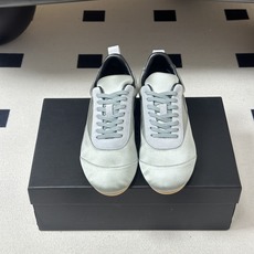 2026 春夏新款 JIL SANDER 吉尔桑达缎面运动鞋系带休闲德训鞋低帮休闲运动鞋,以品牌标志性的 2026 春夏新款 JIL SANDER 吉尔桑达缎面运动鞋系带休闲德训鞋低帮休闲运动鞋,以品牌标志性的