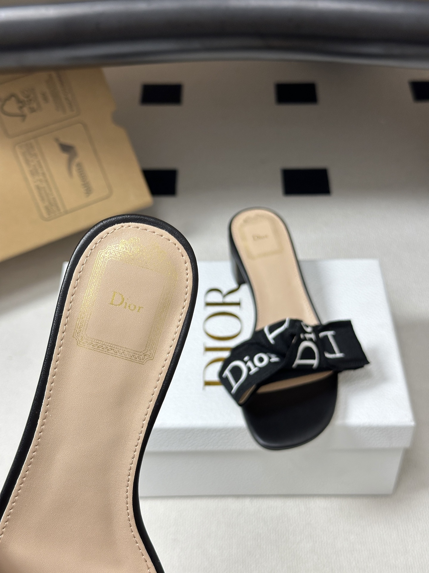 26ss春夏新款Dior 迪奥 J'Adior 经典字母织带蝴蝶结平底凉拖鞋 CD 刺绣粗跟一字带拖鞋这