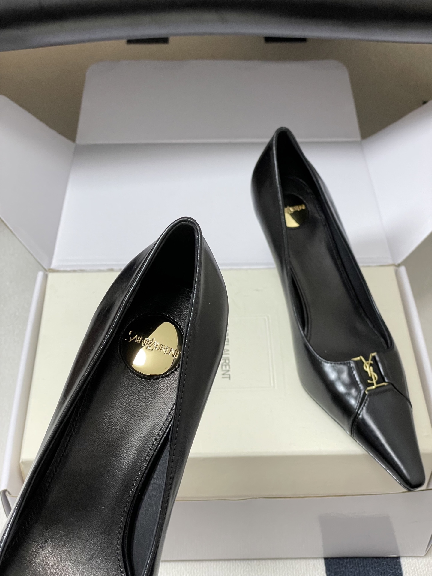 顶级品质(配高档飞机盒✈️)Saint Laurent 圣罗兰fw26 new arrival~ YSL 顶级品质(配高档飞机盒✈️)Saint Laurent 圣罗兰fw26 new arrival~ YSL