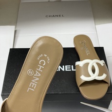 莞产26Ss春夏新款Chanel香奈儿 度假风小香经典大双C镂空小猫跟凉拖鞋蜜儿一字带平底拖鞋🔥夏日大爆 莞产26Ss春夏新款Chanel香奈儿 度假风小香经典大双C镂空小猫跟凉拖鞋蜜儿一字带平底拖鞋🔥夏日大爆