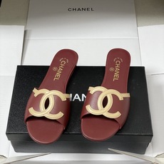 莞产26Ss春夏新款Chanel香奈儿 度假风小香经典大双C镂空小猫跟凉拖鞋蜜儿一字带平底拖鞋🔥夏日大爆 莞产26Ss春夏新款Chanel香奈儿 度假风小香经典大双C镂空小猫跟凉拖鞋蜜儿一字带平底拖鞋🔥夏日大爆