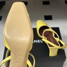 Chanel 香奈儿2026春夏新款 小香26A高跟露跟凉鞋方头漆皮后绊带凉鞋自带复古活力感的方头漆皮后 Chanel 香奈儿2026春夏新款 小香26A高跟露跟凉鞋方头漆皮后绊带凉鞋自带复古活力感的方头漆皮后