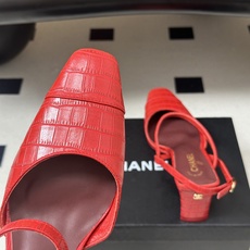 Chanel 香奈儿2026春夏新款 小香26A高跟露跟凉鞋方头漆皮后绊带凉鞋自带复古活力感的方头漆皮后 Chanel 香奈儿2026春夏新款 小香26A高跟露跟凉鞋方头漆皮后绊带凉鞋自带复古活力感的方头漆皮后