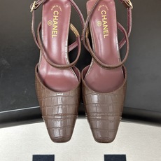 Chanel 香奈儿2026春夏新款 小香26A高跟露跟凉鞋方头漆皮后绊带凉鞋自带复古活力感的方头漆皮后 Chanel 香奈儿2026春夏新款 小香26A高跟露跟凉鞋方头漆皮后绊带凉鞋自带复古活力感的方头漆皮后