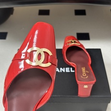 Chanel 香奈儿2026春夏新款 小香26A高跟穆勒鞋方头漆皮带跟凉拖鞋自带复古活力感的方头漆皮凉拖 Chanel 香奈儿2026春夏新款 小香26A高跟穆勒鞋方头漆皮带跟凉拖鞋自带复古活力感的方头漆皮凉拖