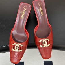 Chanel 香奈儿2026春夏新款 小香26A高跟穆勒鞋方头漆皮带跟凉拖鞋自带复古活力感的方头漆皮凉拖 Chanel 香奈儿2026春夏新款 小香26A高跟穆勒鞋方头漆皮带跟凉拖鞋自带复古活力感的方头漆皮凉拖
