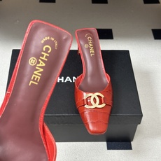 Chanel 香奈儿2026春夏新款 小香26A高跟穆勒鞋方头漆皮带跟凉拖鞋自带复古活力感的方头漆皮凉拖 Chanel 香奈儿2026春夏新款 小香26A高跟穆勒鞋方头漆皮带跟凉拖鞋自带复古活力感的方头漆皮凉拖