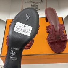 顶级品质(配高档飞机盒✈️)Hermes 爱马仕🐎 经典款 Oran凉鞋系列 2026H家最新版面🆕麂皮 顶级品质(配高档飞机盒✈️)Hermes 爱马仕🐎 经典款 Oran凉鞋系列 2026H家最新版面🆕麂皮