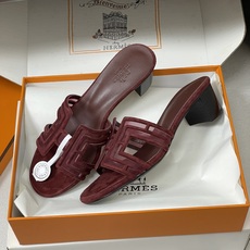 顶级品质(配高档飞机盒✈️)Hermes 爱马仕🐎 经典款 Oran凉鞋系列 2026H家最新版面🆕麂皮 顶级品质(配高档飞机盒✈️)Hermes 爱马仕🐎 经典款 Oran凉鞋系列 2026H家最新版面🆕麂皮