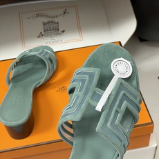 顶级品质(配高档飞机盒✈️)Hermes 爱马仕🐎 经典款 Oran凉鞋系列 2026H家最新版面🆕麂皮 顶级品质(配高档飞机盒✈️)Hermes 爱马仕🐎 经典款 Oran凉鞋系列 2026H家最新版面🆕麂皮