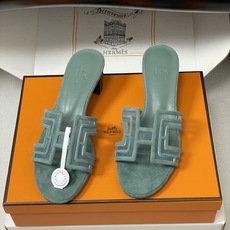 顶级品质(配高档飞机盒✈️)Hermes 爱马仕🐎 经典款 Oran凉鞋系列 2026H家最新版面🆕麂皮 顶级品质(配高档飞机盒✈️)Hermes 爱马仕🐎 经典款 Oran凉鞋系列 2026H家最新版面🆕麂皮