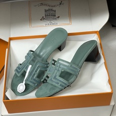 顶级品质(配高档飞机盒✈️)Hermes 爱马仕🐎 经典款 Oran凉鞋系列 2026H家最新版面🆕麂皮 顶级品质(配高档飞机盒✈️)Hermes 爱马仕🐎 经典款 Oran凉鞋系列 2026H家最新版面🆕麂皮