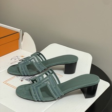 顶级品质(配高档飞机盒✈️)Hermes 爱马仕🐎 经典款 Oran凉鞋系列 2026H家最新版面🆕麂皮 顶级品质(配高档飞机盒✈️)Hermes 爱马仕🐎 经典款 Oran凉鞋系列 2026H家最新版面🆕麂皮