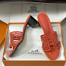 顶级品质(配高档飞机盒✈️)Hermes 爱马仕🐎 经典款 Oran凉鞋系列 2026H家最新版面🆕麂皮 顶级品质(配高档飞机盒✈️)Hermes 爱马仕🐎 经典款 Oran凉鞋系列 2026H家最新版面🆕麂皮