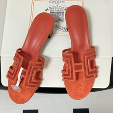 顶级品质(配高档飞机盒✈️)Hermes 爱马仕🐎 经典款 Oran凉鞋系列 2026H家最新版面🆕麂皮 顶级品质(配高档飞机盒✈️)Hermes 爱马仕🐎 经典款 Oran凉鞋系列 2026H家最新版面🆕麂皮