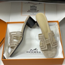 顶级品质(配高档飞机盒✈️)Hermes 爱马仕🐎 经典款 Oran凉鞋系列 2026H家最新版面🆕麂皮 顶级品质(配高档飞机盒✈️)Hermes 爱马仕🐎 经典款 Oran凉鞋系列 2026H家最新版面🆕麂皮