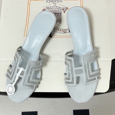顶级品质(配高档飞机盒✈️)Hermes 爱马仕🐎 经典款 Oran凉鞋系列 2026H家最新版面🆕麂皮 顶级品质(配高档飞机盒✈️)Hermes 爱马仕🐎 经典款 Oran凉鞋系列 2026H家最新版面🆕麂皮