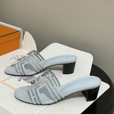 顶级品质(配高档飞机盒✈️)Hermes 爱马仕🐎 经典款 Oran凉鞋系列 2026H家最新版面🆕麂皮 顶级品质(配高档飞机盒✈️)Hermes 爱马仕🐎 经典款 Oran凉鞋系列 2026H家最新版面🆕麂皮