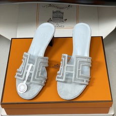 顶级品质(配高档飞机盒✈️)Hermes 爱马仕🐎 经典款 Oran凉鞋系列 2026H家最新版面🆕麂皮 顶级品质(配高档飞机盒✈️)Hermes 爱马仕🐎 经典款 Oran凉鞋系列 2026H家最新版面🆕麂皮