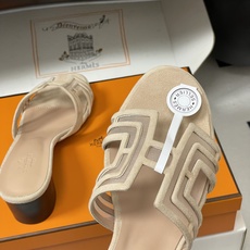 顶级品质(配高档飞机盒✈️)Hermes 爱马仕🐎 经典款 Oran凉鞋系列 2026H家最新版面🆕麂皮 顶级品质(配高档飞机盒✈️)Hermes 爱马仕🐎 经典款 Oran凉鞋系列 2026H家最新版面🆕麂皮
