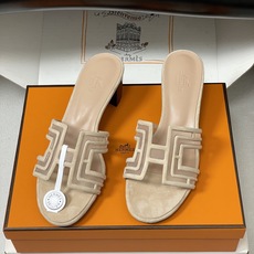 顶级品质(配高档飞机盒✈️)Hermes 爱马仕🐎 经典款 Oran凉鞋系列 2026H家最新版面🆕麂皮 顶级品质(配高档飞机盒✈️)Hermes 爱马仕🐎 经典款 Oran凉鞋系列 2026H家最新版面🆕麂皮