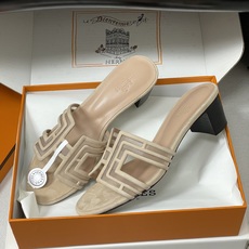 顶级品质(配高档飞机盒✈️)Hermes 爱马仕🐎 经典款 Oran凉鞋系列 2026H家最新版面🆕麂皮 顶级品质(配高档飞机盒✈️)Hermes 爱马仕🐎 经典款 Oran凉鞋系列 2026H家最新版面🆕麂皮