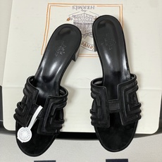 顶级品质(配高档飞机盒✈️)Hermes 爱马仕🐎 经典款 Oran凉鞋系列 2026H家最新版面🆕麂皮 顶级品质(配高档飞机盒✈️)Hermes 爱马仕🐎 经典款 Oran凉鞋系列 2026H家最新版面🆕麂皮