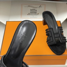 顶级品质(配高档飞机盒✈️)Hermes 爱马仕🐎 经典款 Oran凉鞋系列 2026H家最新版面🆕麂皮 顶级品质(配高档飞机盒✈️)Hermes 爱马仕🐎 经典款 Oran凉鞋系列 2026H家最新版面🆕麂皮