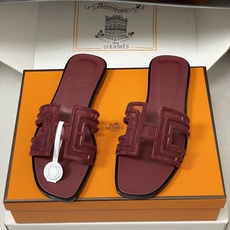 顶级品质(配高档飞机盒✈️)Hermes 爱马仕🐎 经典款 Oran凉鞋系列 2026H家最新版面🆕麂皮 顶级品质(配高档飞机盒✈️)Hermes 爱马仕🐎 经典款 Oran凉鞋系列 2026H家最新版面🆕麂皮