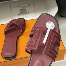 顶级品质(配高档飞机盒✈️)Hermes 爱马仕🐎 经典款 Oran凉鞋系列 2026H家最新版面🆕麂皮 顶级品质(配高档飞机盒✈️)Hermes 爱马仕🐎 经典款 Oran凉鞋系列 2026H家最新版面🆕麂皮