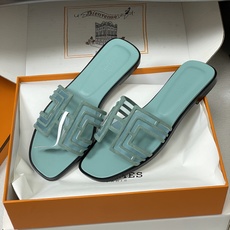 顶级品质(配高档飞机盒✈️)Hermes 爱马仕🐎 经典款 Oran凉鞋系列 2026H家最新版面🆕麂皮 顶级品质(配高档飞机盒✈️)Hermes 爱马仕🐎 经典款 Oran凉鞋系列 2026H家最新版面🆕麂皮