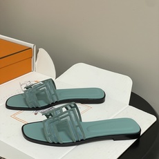 顶级品质(配高档飞机盒✈️)Hermes 爱马仕🐎 经典款 Oran凉鞋系列 2026H家最新版面🆕麂皮 顶级品质(配高档飞机盒✈️)Hermes 爱马仕🐎 经典款 Oran凉鞋系列 2026H家最新版面🆕麂皮