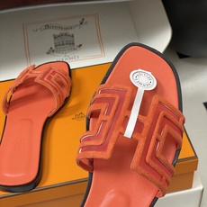 顶级品质(配高档飞机盒✈️)Hermes 爱马仕🐎 经典款 Oran凉鞋系列 2026H家最新版面🆕麂皮 顶级品质(配高档飞机盒✈️)Hermes 爱马仕🐎 经典款 Oran凉鞋系列 2026H家最新版面🆕麂皮