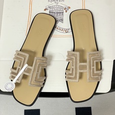 顶级品质(配高档飞机盒✈️)Hermes 爱马仕🐎 经典款 Oran凉鞋系列 2026H家最新版面🆕麂皮 顶级品质(配高档飞机盒✈️)Hermes 爱马仕🐎 经典款 Oran凉鞋系列 2026H家最新版面🆕麂皮