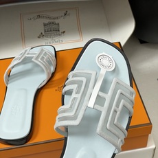 顶级品质(配高档飞机盒✈️)Hermes 爱马仕🐎 经典款 Oran凉鞋系列 2026H家最新版面🆕麂皮 顶级品质(配高档飞机盒✈️)Hermes 爱马仕🐎 经典款 Oran凉鞋系列 2026H家最新版面🆕麂皮
