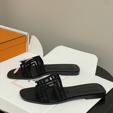 顶级品质(配高档飞机盒✈️)Hermes 爱马仕🐎 经典款 Oran凉鞋系列 2026H家最新版面🆕麂皮 顶级品质(配高档飞机盒✈️)Hermes 爱马仕🐎 经典款 Oran凉鞋系列 2026H家最新版面🆕麂皮